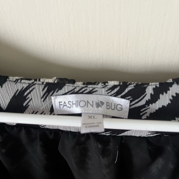 Fashion Bug Black and White Patterned Blouse - Picture 3 of 4